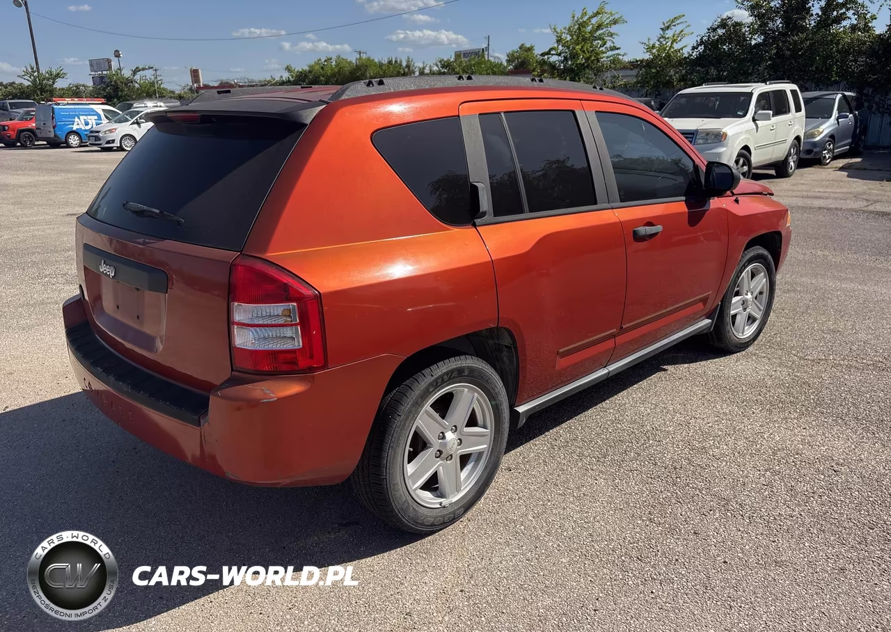 2009 Jeep Compass Sport VIN:1J8FT47B49D103128 - 4