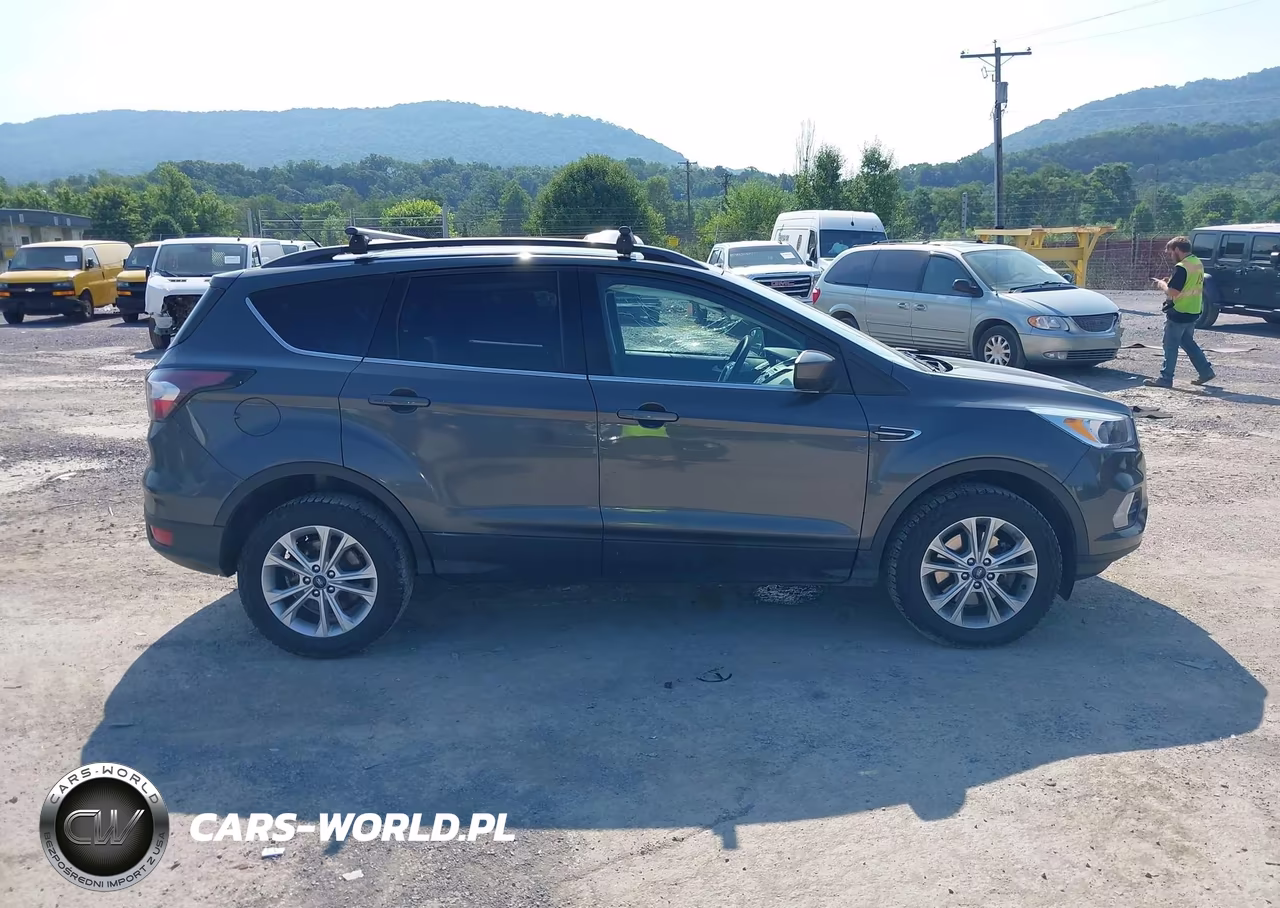 2018 Ford Escape Se VIN:1FMCU9GDXJUC94091 - 13