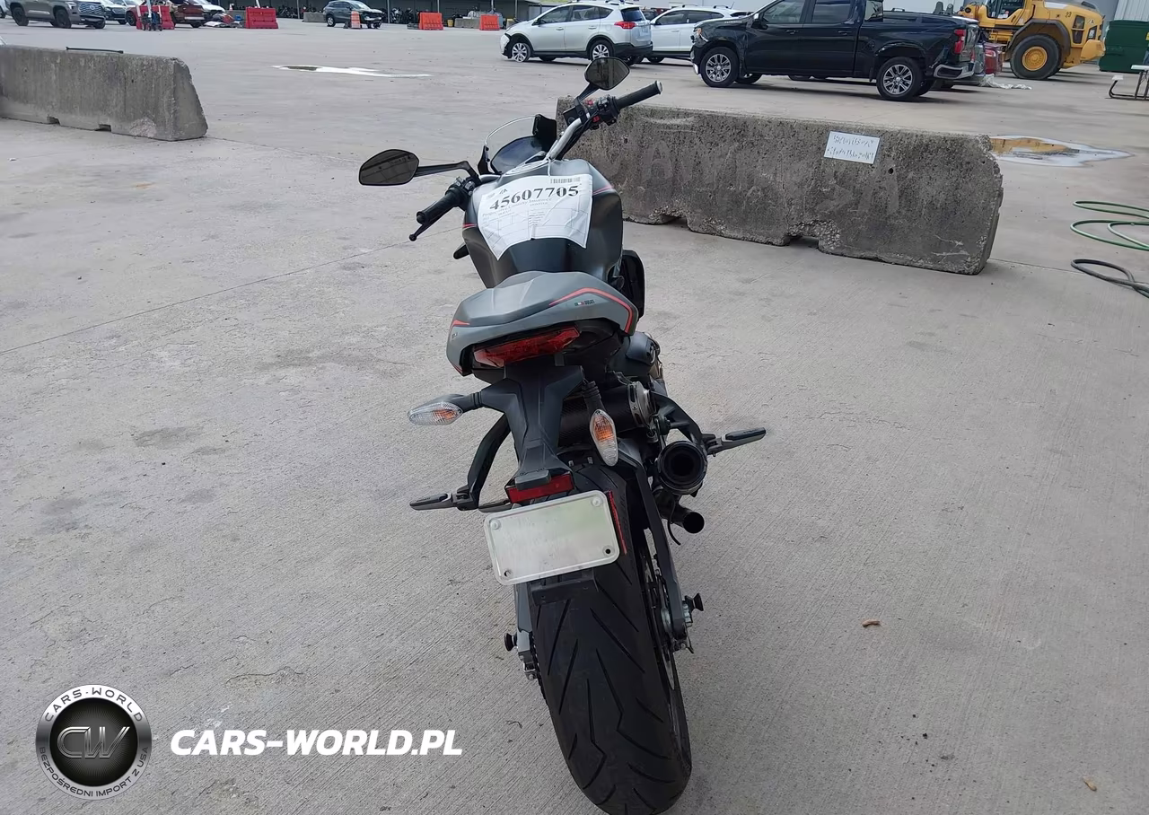 2021 Ducati Monster 821 VIN:ZDMMACLS9MB008626 - 6