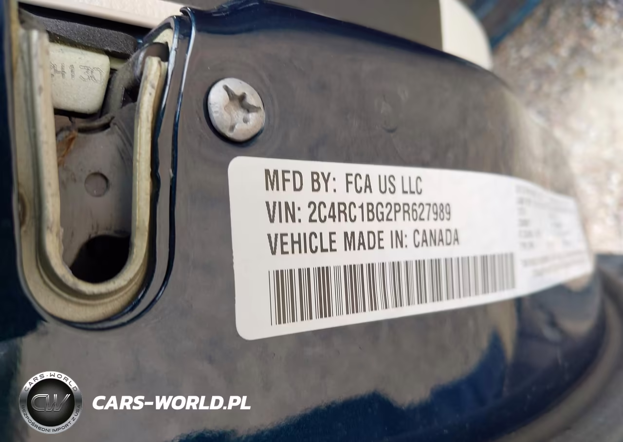 2023 Chrysler Pacifica Touring L VIN:2C4RC1BG2PR627989 - 9