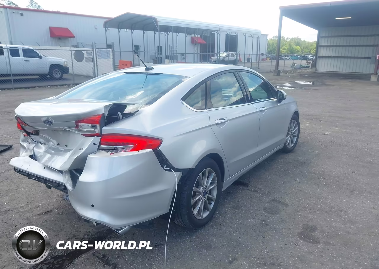 2017 Ford Fusion Se VIN:3FA6P0H75HR392837 - 4