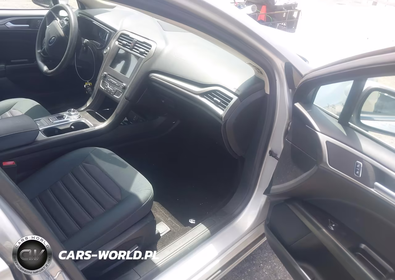 2017 Ford Fusion Se VIN:3FA6P0H75HR392837 - 5