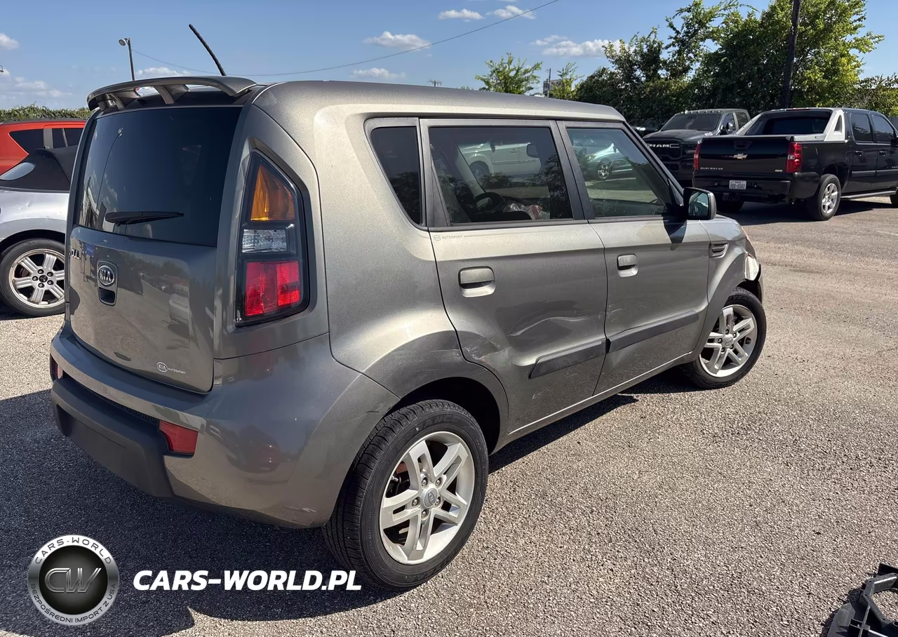 2010 Kia Soul + VIN:KNDJT2A21A7163708 - 4