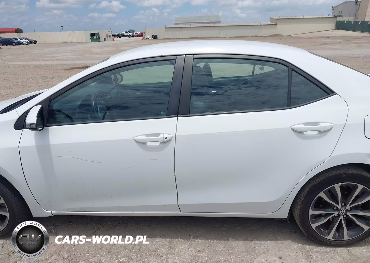 2017 Toyota Corolla Se VIN:5YFBURHE2HP672063 - 14