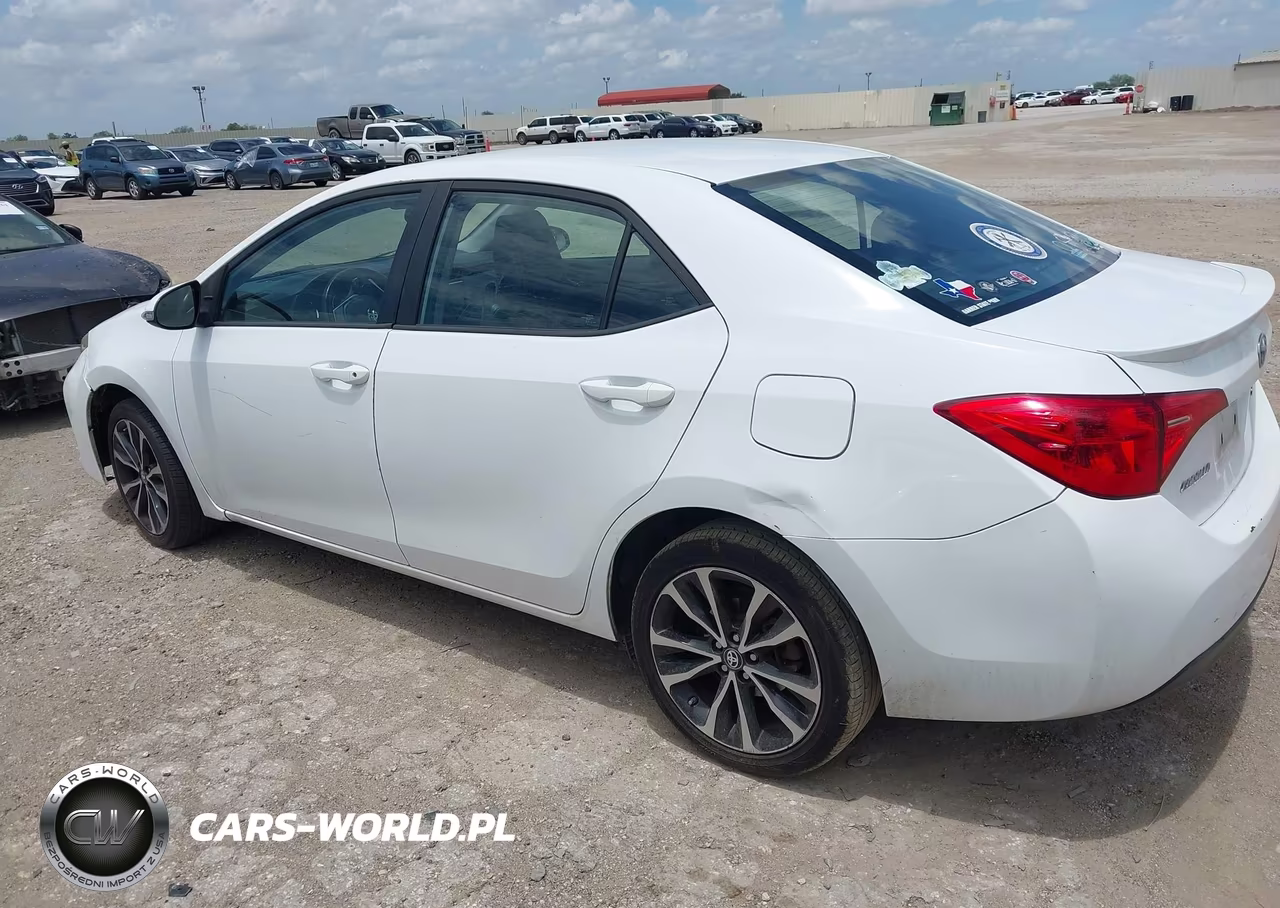 2017 Toyota Corolla Se VIN:5YFBURHE2HP672063 - 3