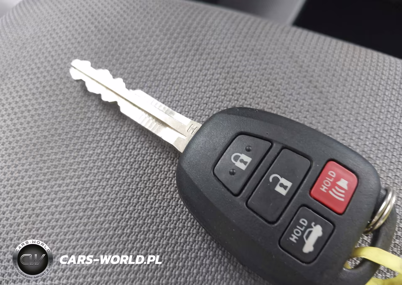 2017 Toyota Corolla Le VIN:2T1BURHE8HC866967 - 11