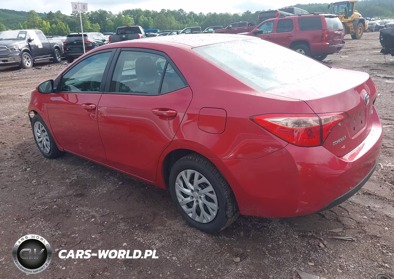 2017 Toyota Corolla Le VIN:2T1BURHE8HC866967 - 3