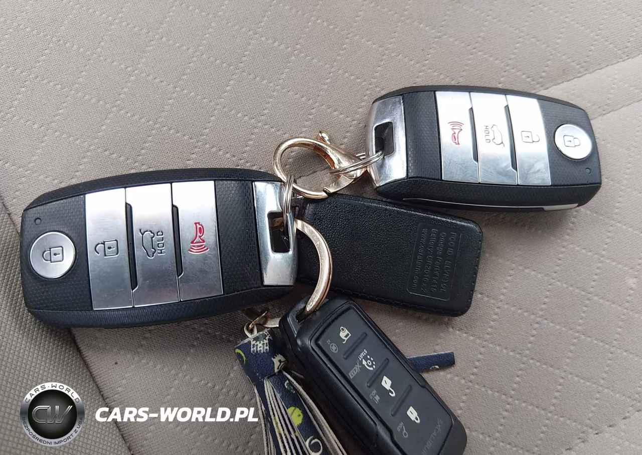 2020 Kia Sorento 3.3L S VIN:5XYPGDA59LG667465 - 11