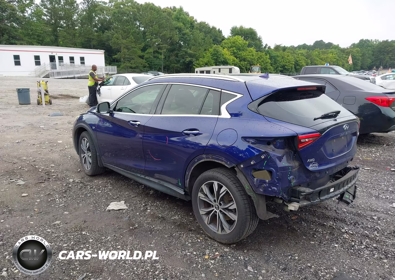 2017 Infiniti Qx30 Premium VIN:SJKCH5CR6HA020785 - 3