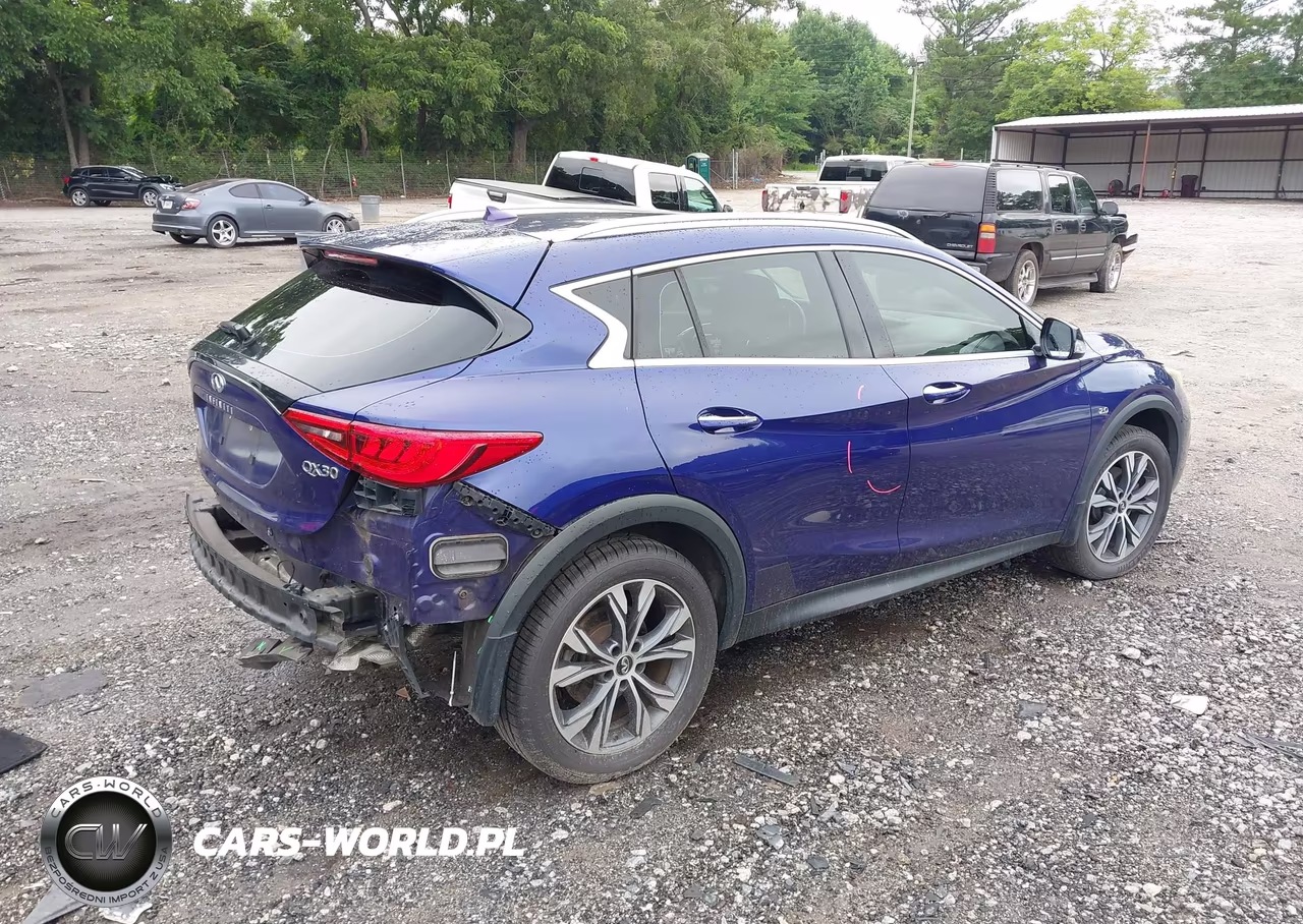 2017 Infiniti Qx30 Premium VIN:SJKCH5CR6HA020785 - 4