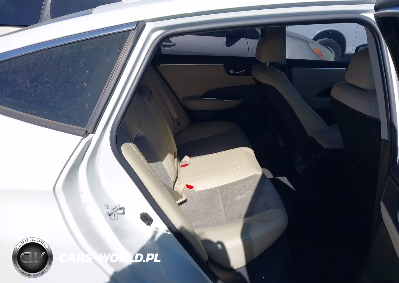 2018 Honda Clarity Plug-In Hybrid VIN:JHMZC5F15JC023896 - 8
