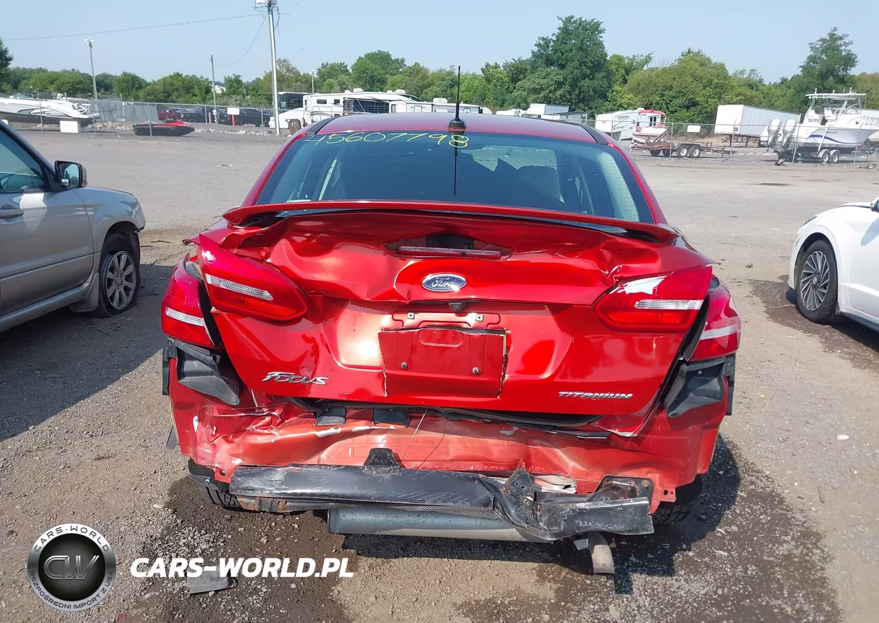 2018 Ford Focus Titanium VIN:1FADP3J27JL281007 - 17