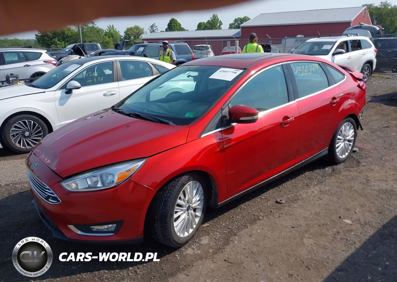 2018 Ford Focus Titanium VIN:1FADP3J27JL281007 - 2