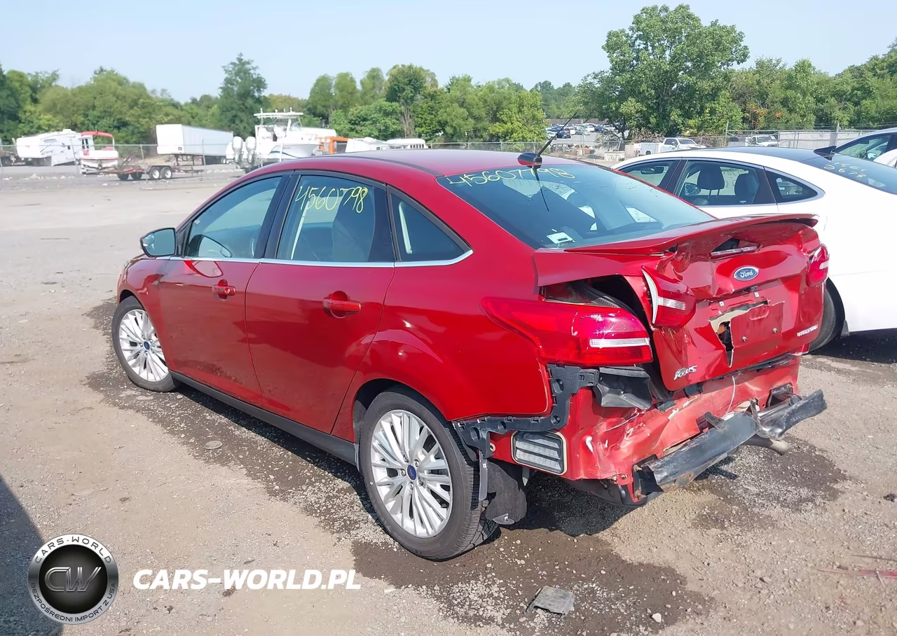 2018 Ford Focus Titanium VIN:1FADP3J27JL281007 - 3