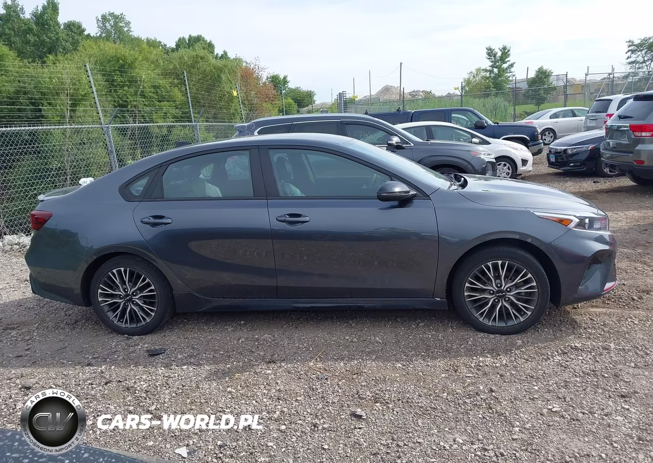 2023 Kia Forte Gt-Line VIN:3KPF54AD0PE631546 - 13