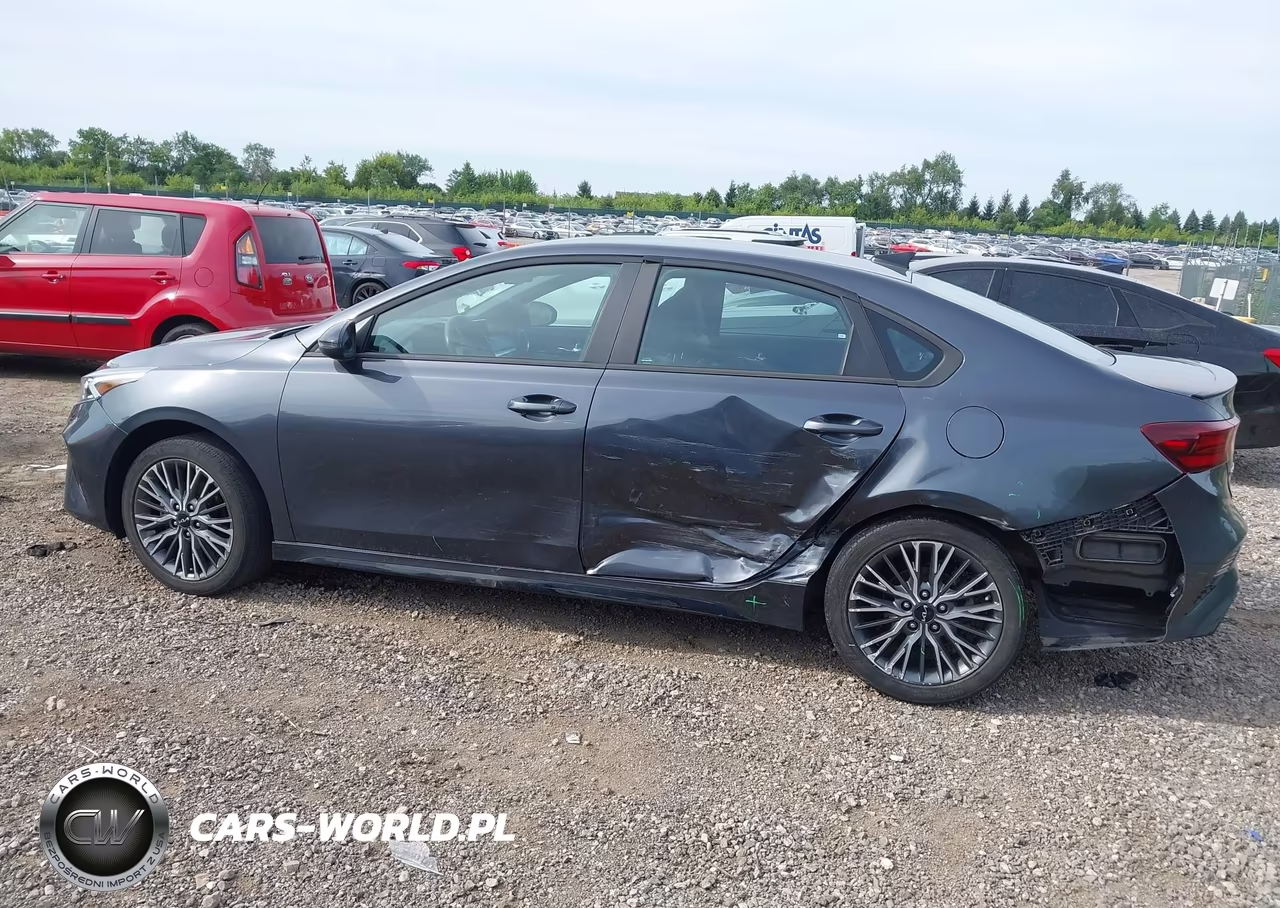 2023 Kia Forte Gt-Line VIN:3KPF54AD0PE631546 - 14
