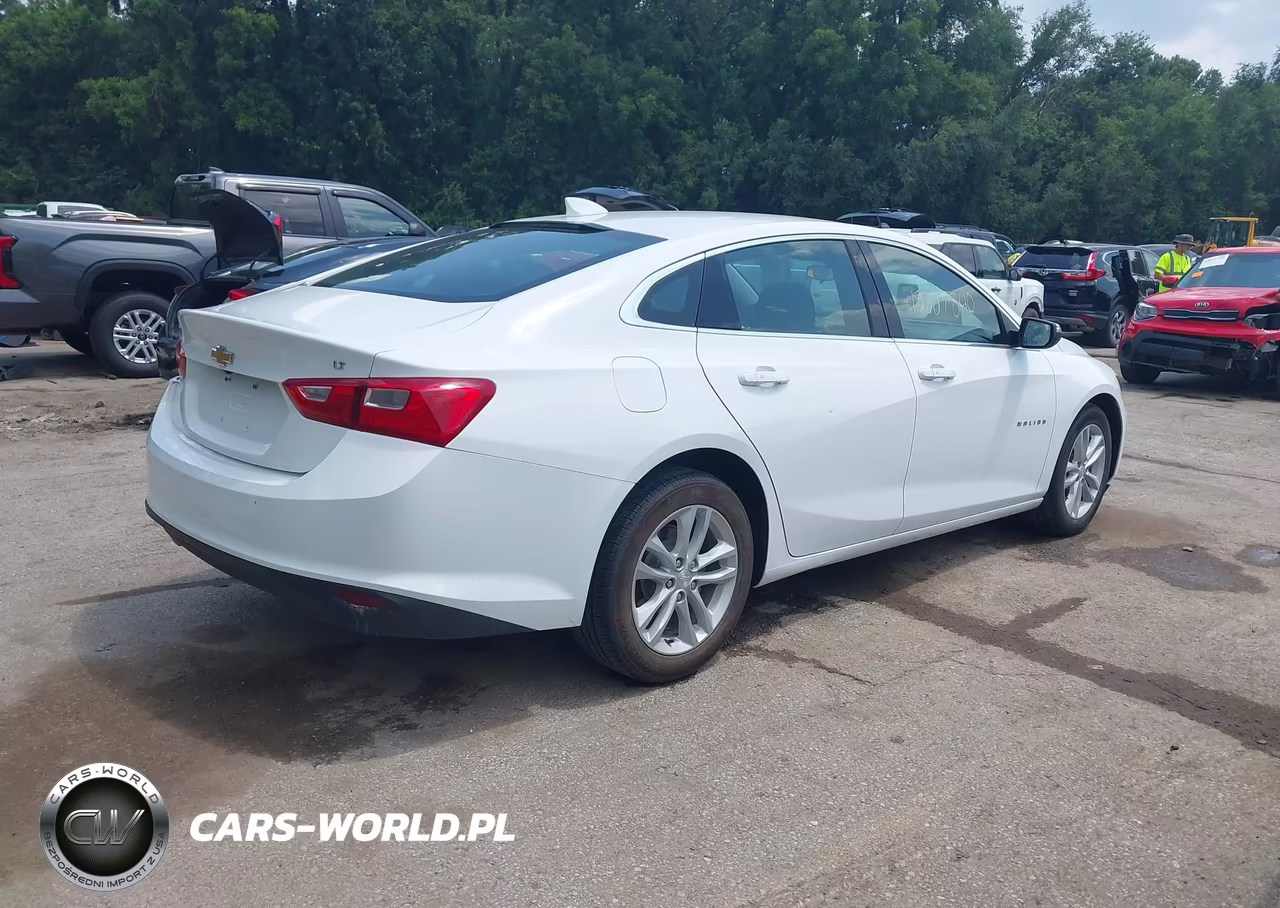 2018 Chevrolet Malibu Lt VIN:1G1ZD5ST3JF168271 - 4