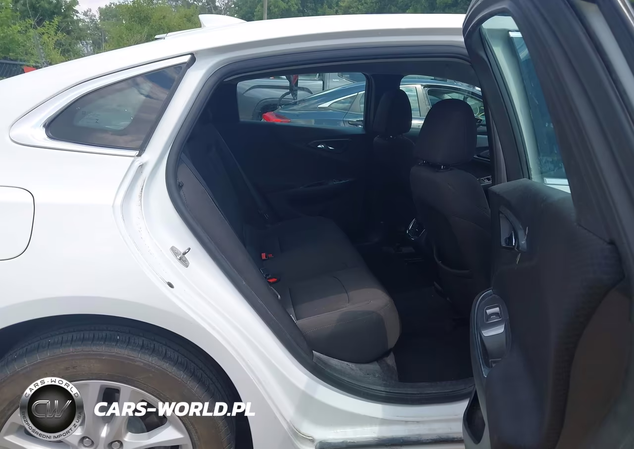 2018 Chevrolet Malibu Lt VIN:1G1ZD5ST3JF168271 - 8