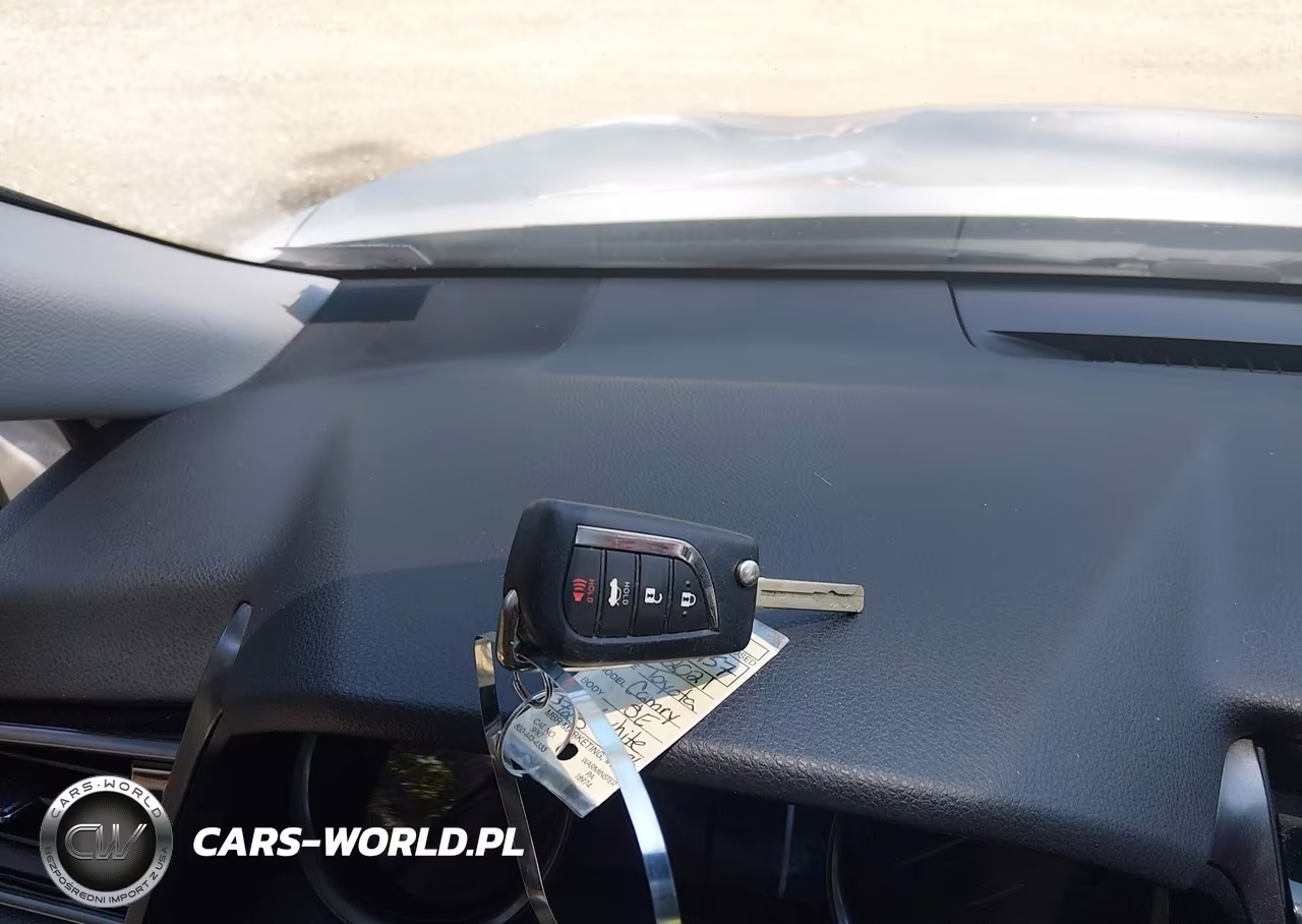 2021 Toyota Camry Se VIN:4T1G11AK9MU563723 - 11