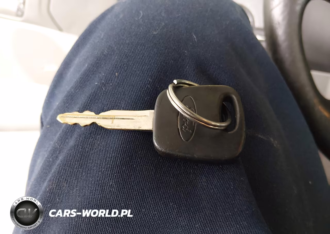 2005 Ford Focus Zx4 VIN:1FAFP34N95W315984 - 11
