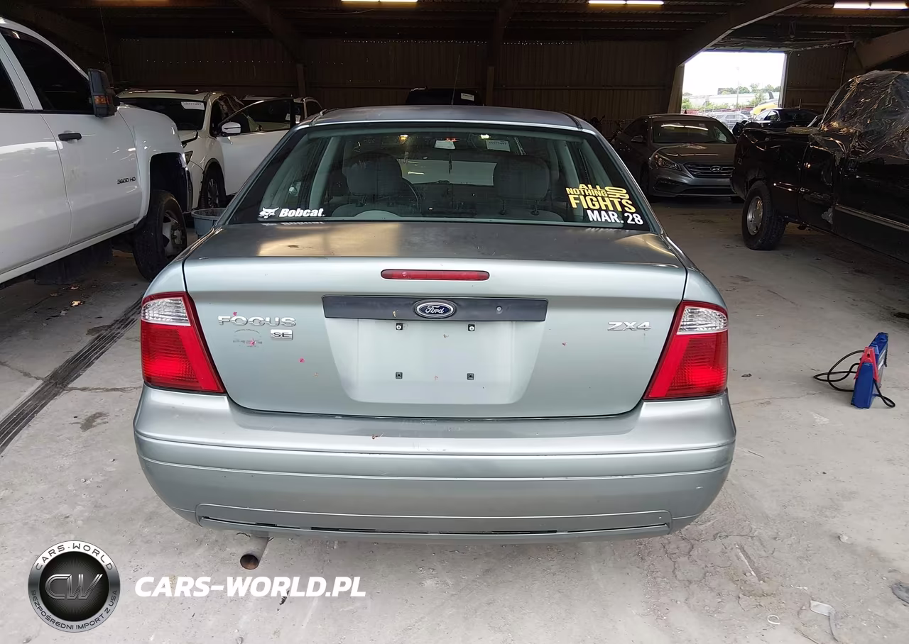 2005 Ford Focus Zx4 VIN:1FAFP34N95W315984 - 16