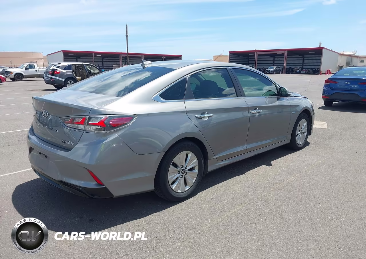 2018 Hyundai Sonata Hybrid Se VIN:KMHE24L30JA086849 - 4