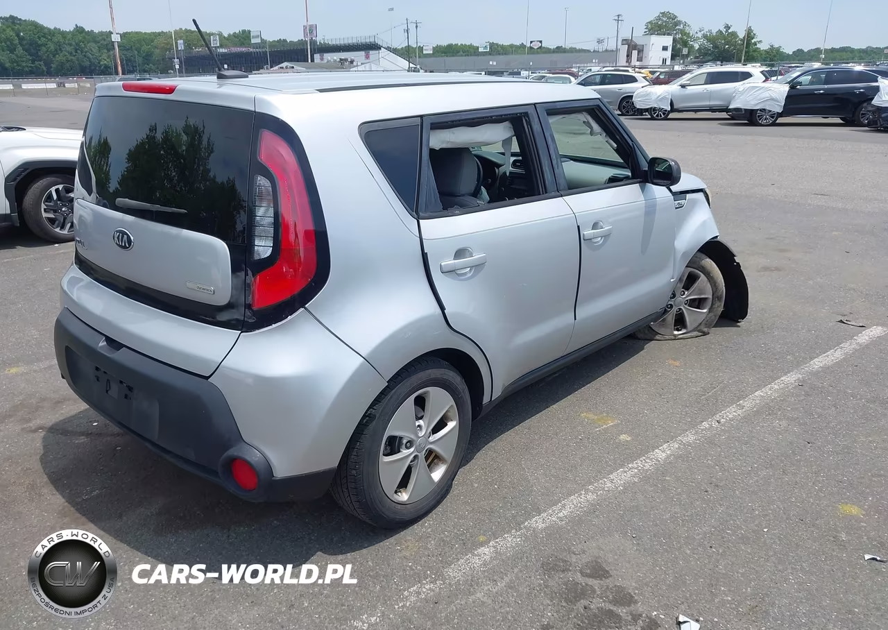 2015 Kia Soul + VIN:KNDJP3A53F7791605 - 4