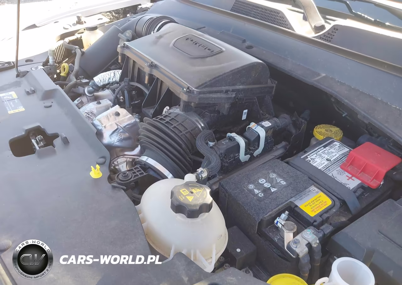 2024 Jeep Compass Latitude 4X4 VIN:3C4NJDBN2RT110342 - 18