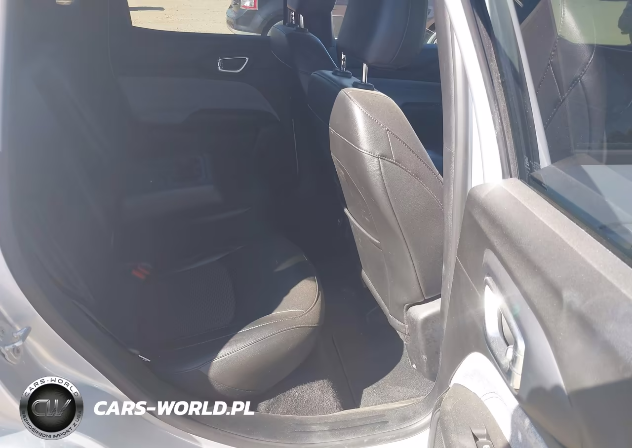 2024 Jeep Compass Latitude 4X4 VIN:3C4NJDBN2RT110342 - 8
