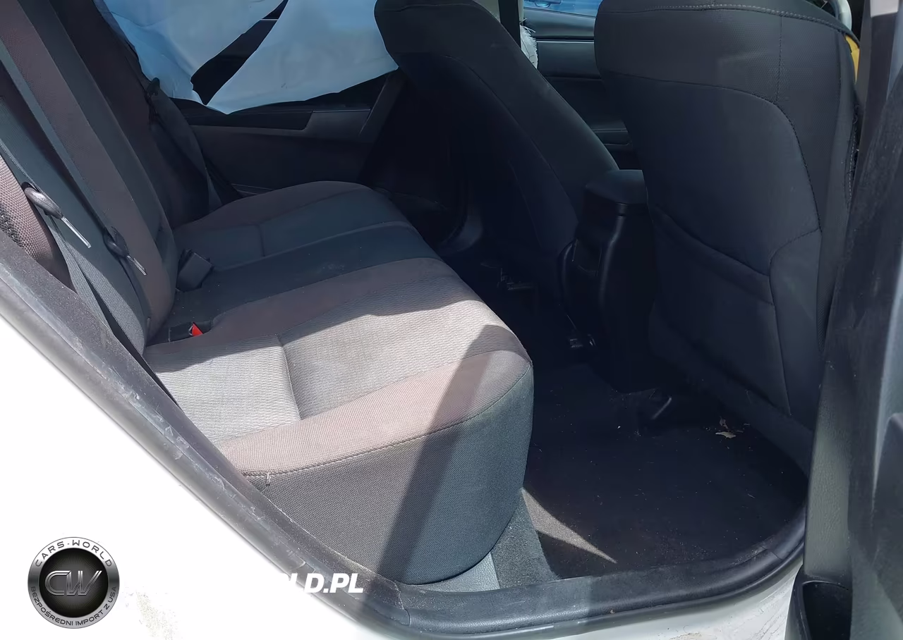 2018 Toyota Corolla Le VIN:5YFBURHEXJP769582 - 8