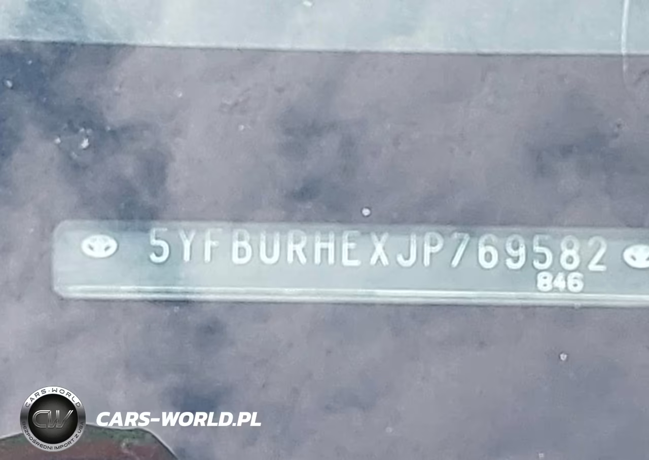2018 Toyota Corolla Le VIN:5YFBURHEXJP769582 - 9