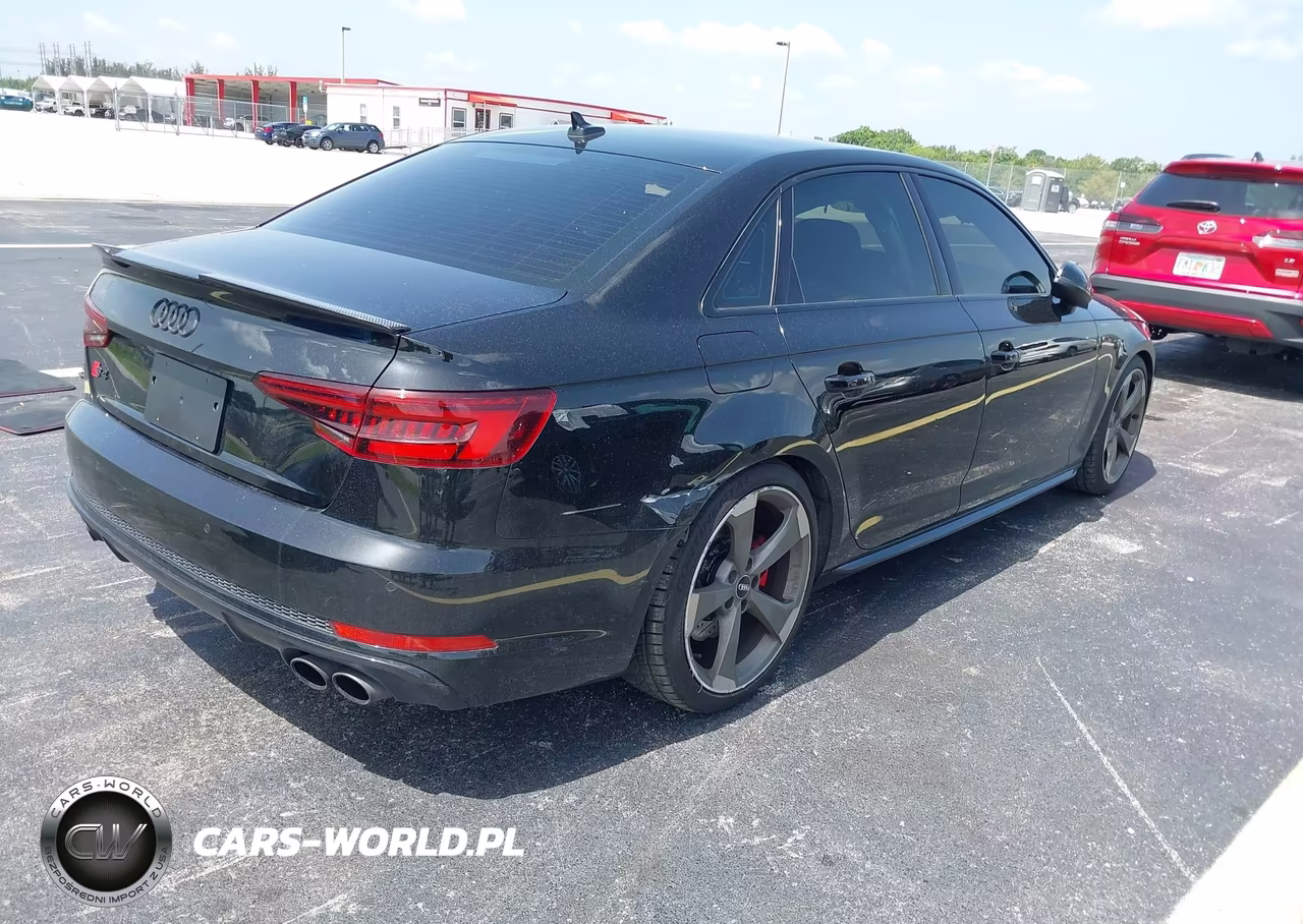 2018 Audi S4 3.0T Premium Plus VIN:WAUB4BF42JA111676 - 4