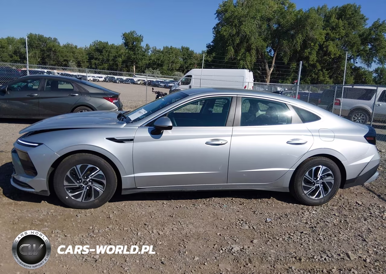 2026 Hyundai Sonata Hybrid Blue VIN:KMHL24JJ6TA168435 - 14