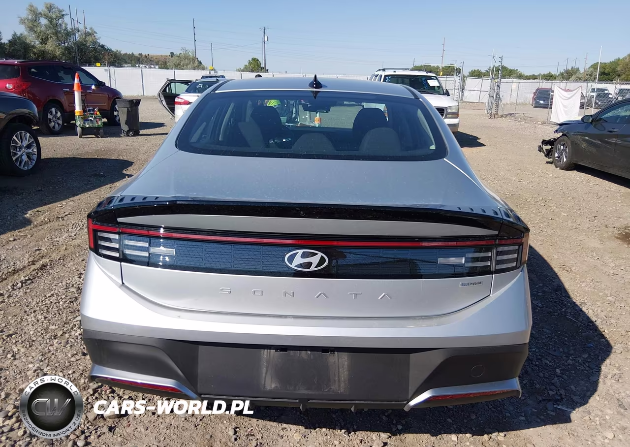 2026 Hyundai Sonata Hybrid Blue VIN:KMHL24JJ6TA168435 - 16