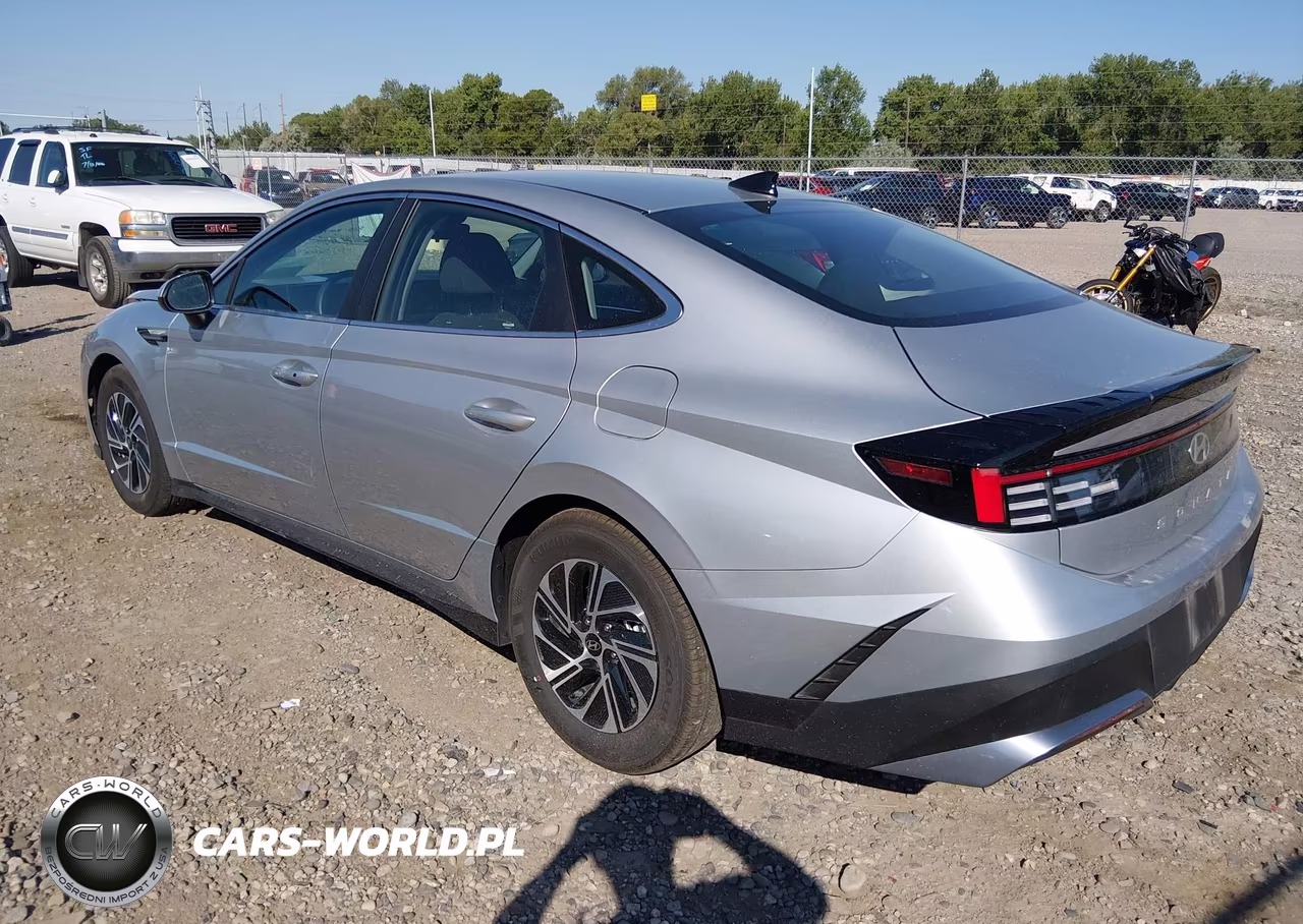 2026 Hyundai Sonata Hybrid Blue VIN:KMHL24JJ6TA168435 - 3