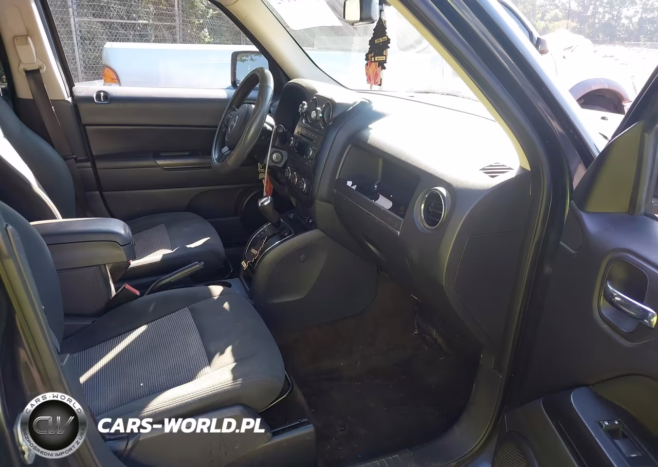 2016 Jeep Patriot Sport VIN:1C4NJPBB1GD526988 - 5