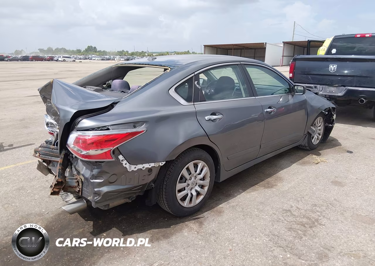 2015 Nissan Altima 2.5 S VIN:1N4AL3AP2FC299013 - 4