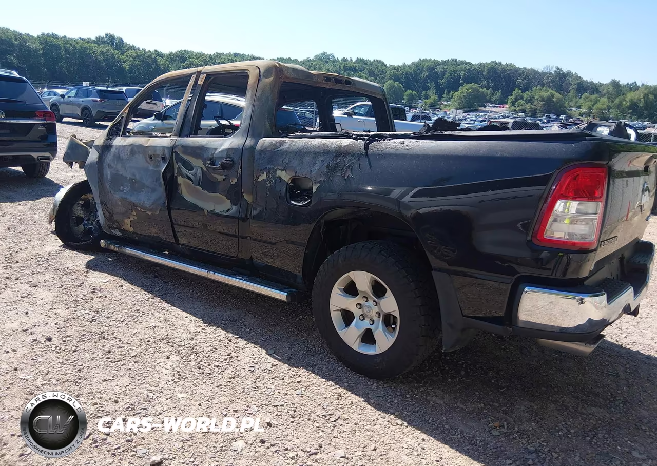 2021 Ram 1500 Big Horn 4X4 6'4 Box VIN:1C6SRFBT9MN561578 - 3