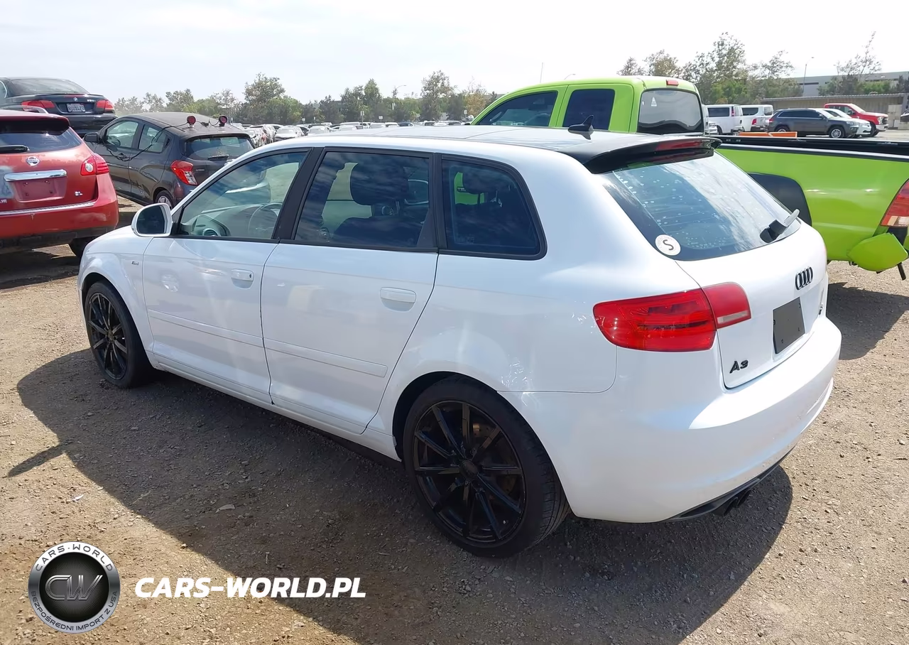 2010 Audi A3 2.0T Premium VIN:WAUKEAFM5AA112439 - 3