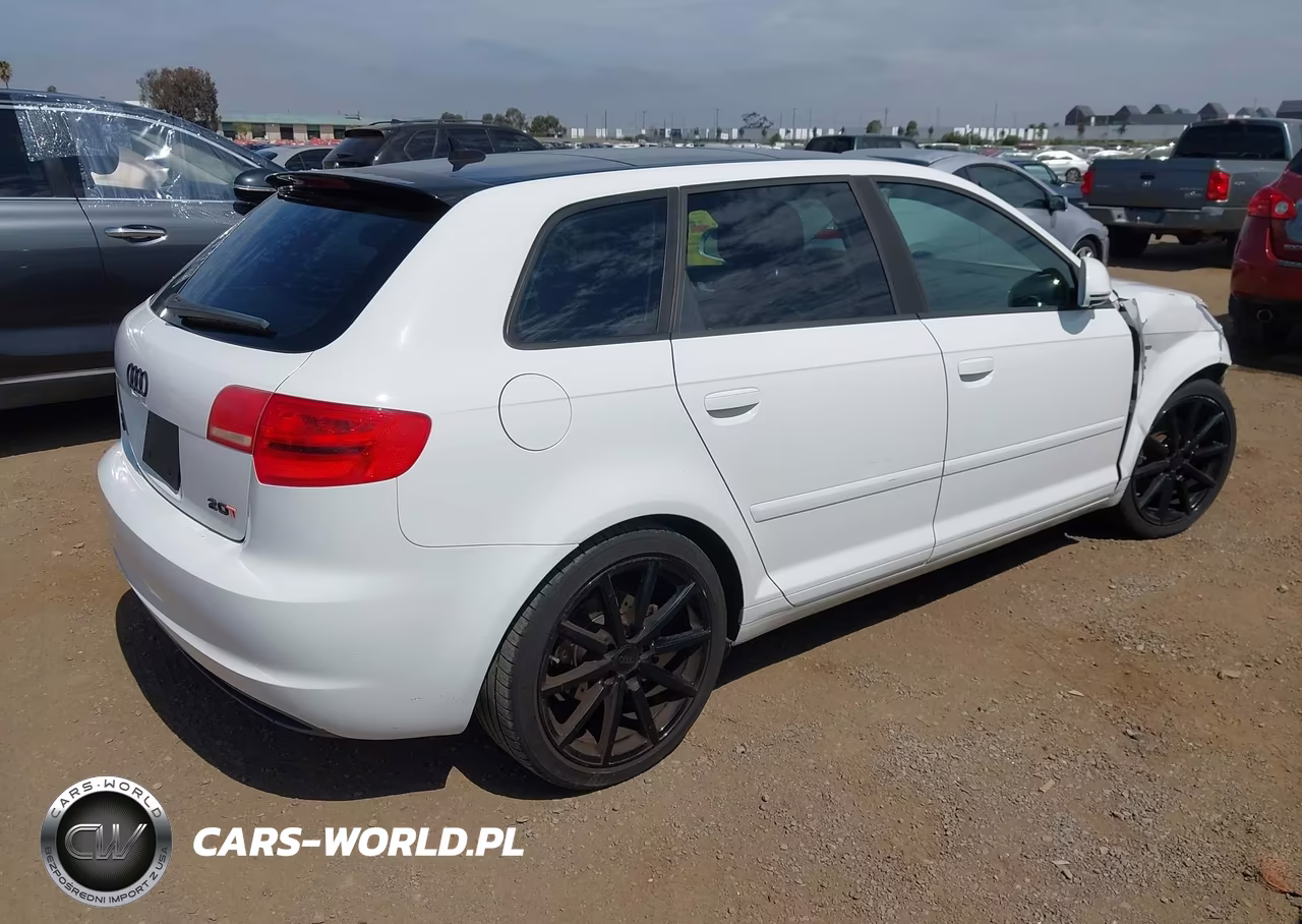 2010 Audi A3 2.0T Premium VIN:WAUKEAFM5AA112439 - 4