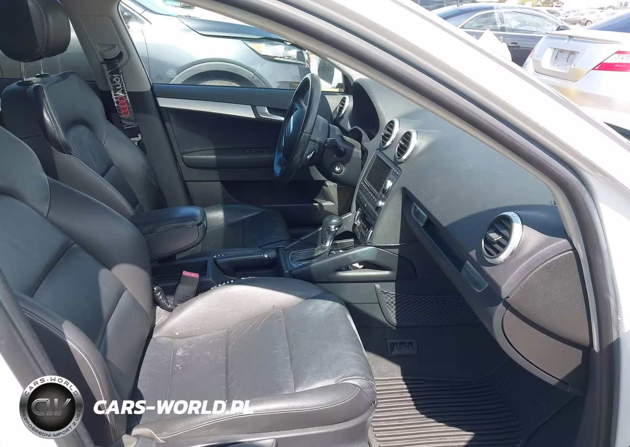 2010 Audi A3 2.0T Premium VIN:WAUKEAFM5AA112439 - 5