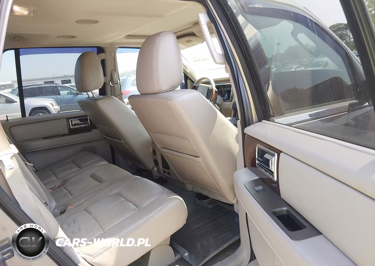2012 Lincoln Navigator VIN:5LMJJ2J53CEL00686 - 8