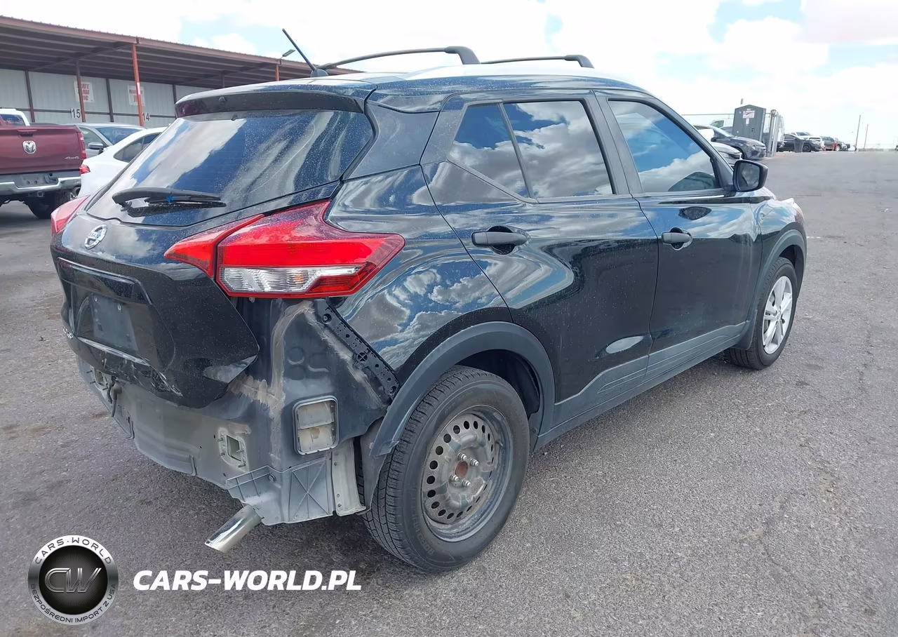 2018 Nissan Kicks S VIN:3N1CP5CU1JL510417 - 4