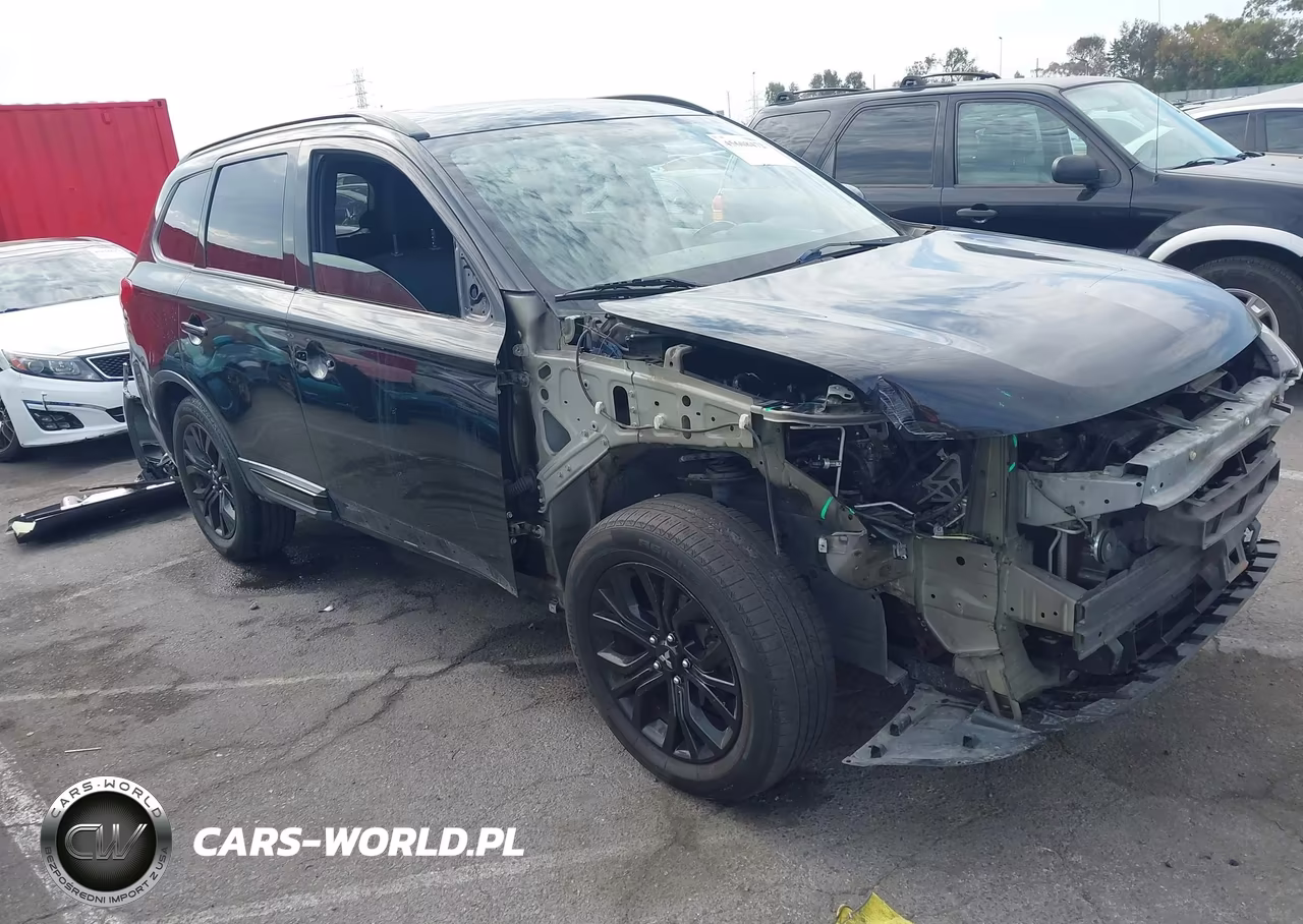 2018 Mitsubishi Outlander Le – zdjęcie 1 z 17