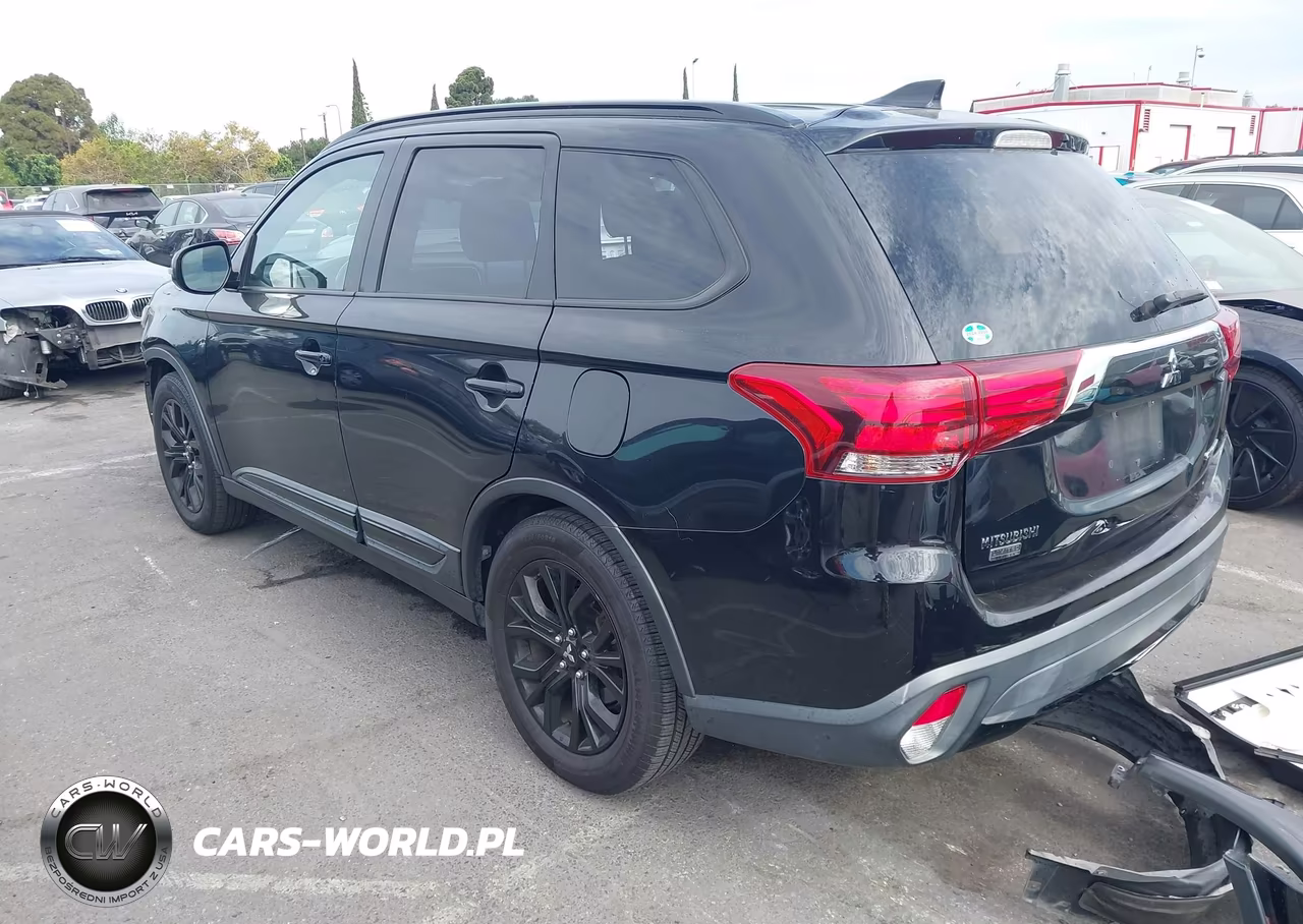 2018 Mitsubishi Outlander Le VIN:JA4AD3A3XJZ050138 - 3