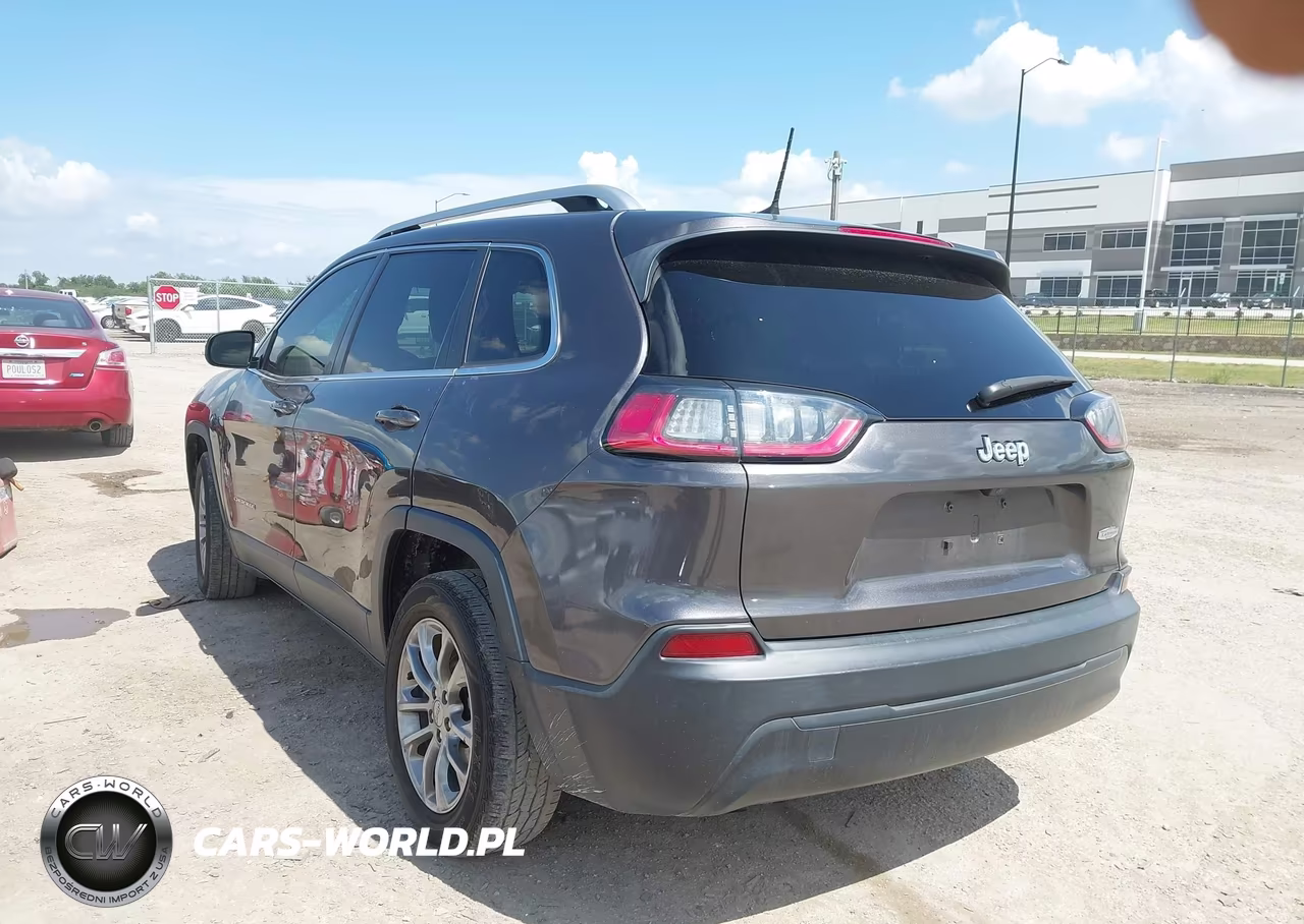 2019 Jeep Cherokee Latitude Plus Fwd VIN:1C4PJLLB1KD275365 - 3