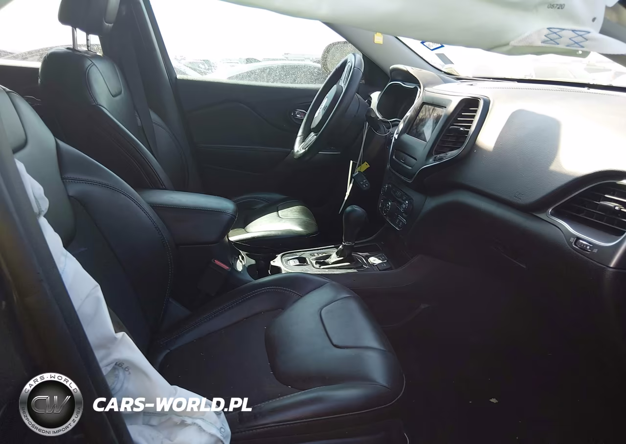 2019 Jeep Cherokee Latitude Plus Fwd VIN:1C4PJLLB1KD275365 - 5
