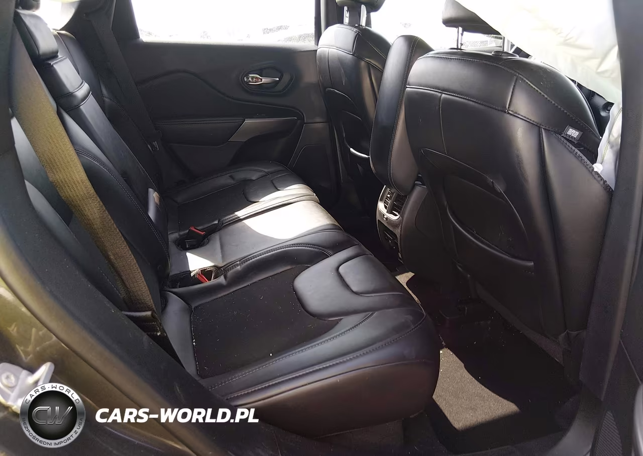 2019 Jeep Cherokee Latitude Plus Fwd VIN:1C4PJLLB1KD275365 - 8