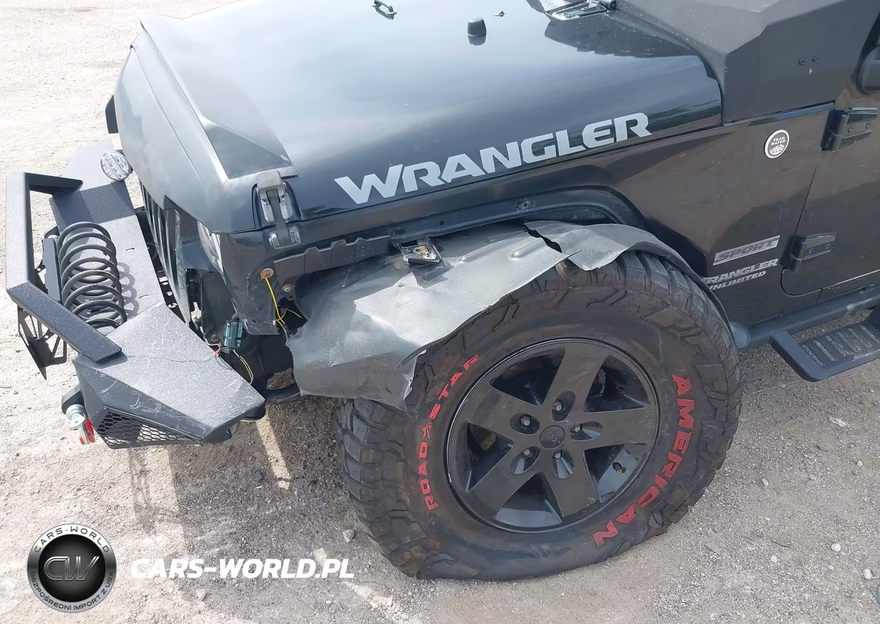 2015 Jeep Wrangler Unlimited Sport VIN:1C4HJWDG8FL601870 - 6