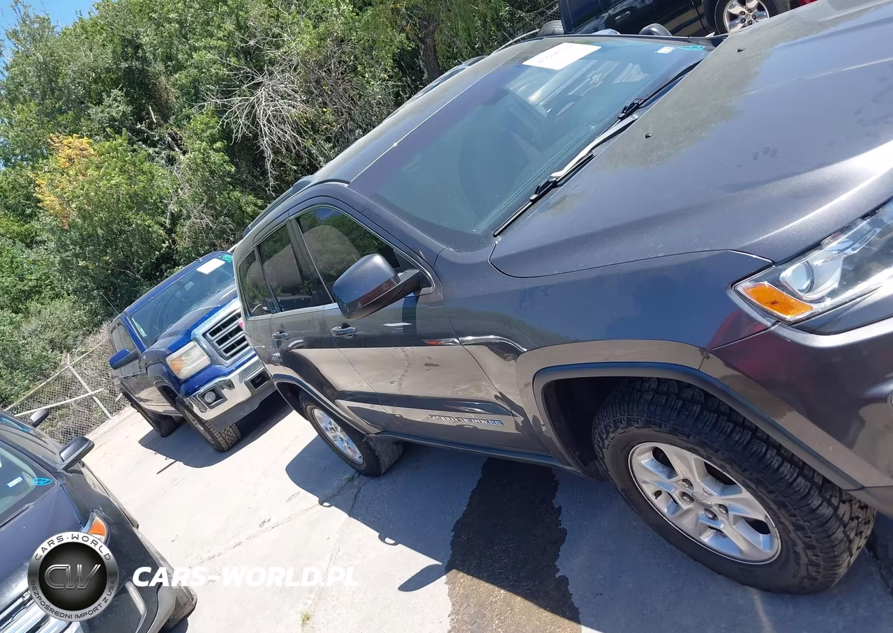 2014 Jeep Grand Cherokee Laredo VIN:1C4RJEAG3EC120328 - 12